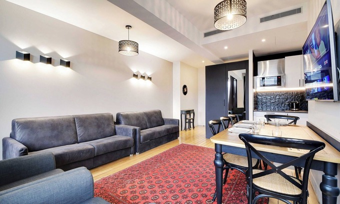 Chaussee-d'Antin Apartment | Modern apartment near Palais Garnier