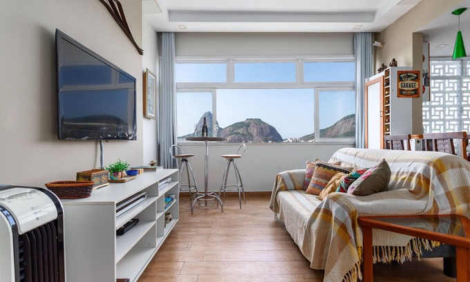Zona Sul Apartment | MODERN APARTMENT ON THE BEACH OF BOTAFOGO