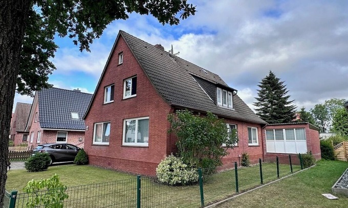 Ludingworth Apartment | Modern apartment on the 1st floor, 3 rooms + dining area, kitchen w. Dishwasher, bathroom