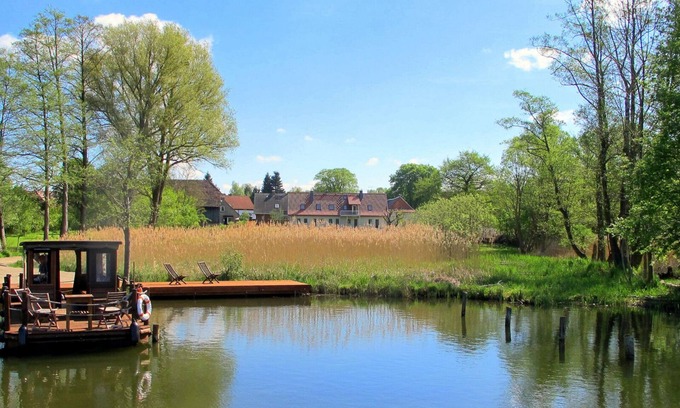 Wesenberg Apartment | Modern apartment right on the lake - terrace + fishing boat rental