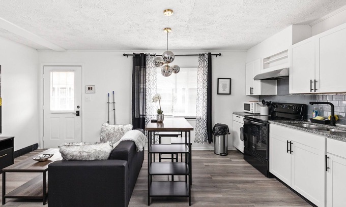 Mapleton/Fall Creek Condo | Modern Apartment, Stay for Gen Con!