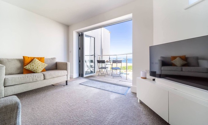 Lusty Glaze Apartment | Modern Apartment, Sea Views, Private Parking