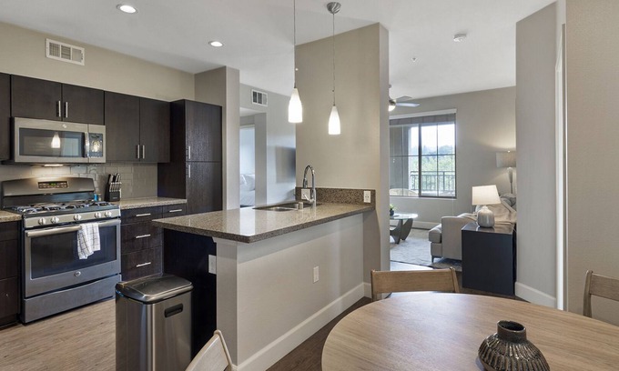 Mission Viejo Apartment | Modern Apartment in Prime Location (ID4415X85)