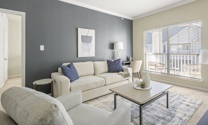 Alden Bridge Apartment | Modern Apartment in Prime Location (ID1212X386)