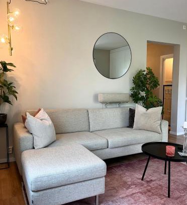 Sinsen Apartment | Modern apartment with a balcony and free parking