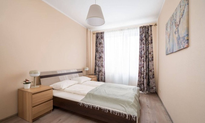 Pleskodale Apartment | Modern Apartment with Balcony