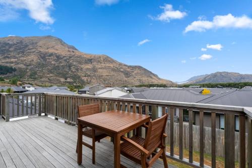 Lower Shotover Apartment | Modern Apartment With Coronet & Remarkables Views