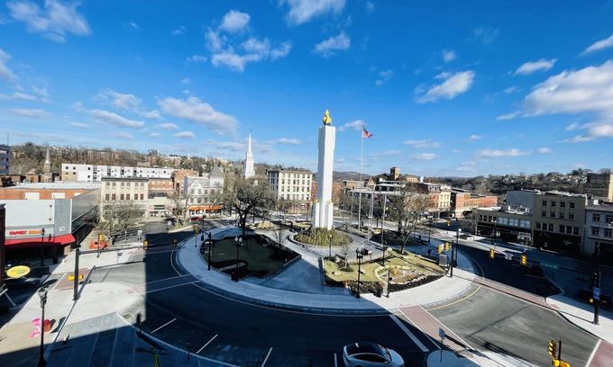 Downtown Historic District Apartment | Modern apartments in the heart of easton