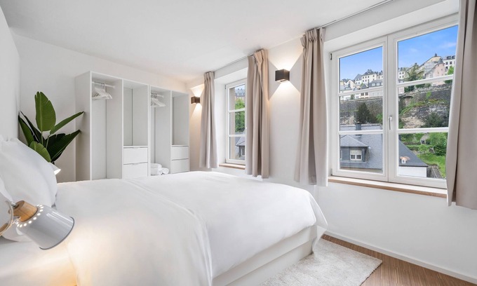 Gronn Apartment | Modern Apt Old Town w Panoramic View ID4