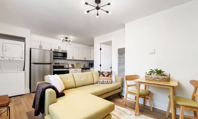 Downtown Columbus Apartment | Modern Apt | Parking | Near German Village + Dtwn