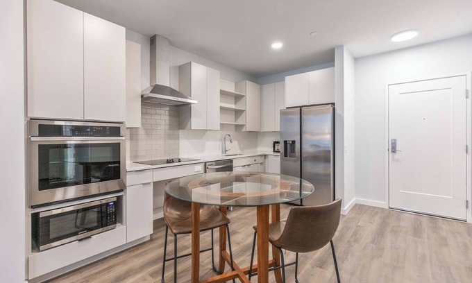 Piety Corner Apartment | Modern Apt with Rooftop and Pool