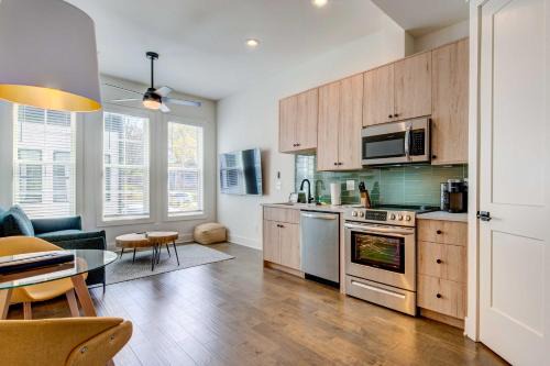 Summerhill House | Modern Atlanta Townhome Rental about 2 Mi to Downtown!