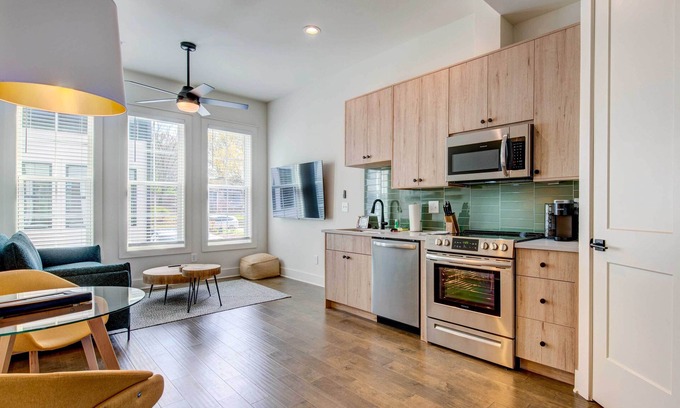 Summerhill House | Modern Atlanta Townhome Rental ~ 2 Mi to Downtown!