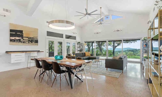 Dripping Springs House | Modern ATX Hill Country Oasis, Stargazers + Birdwatchers Delight