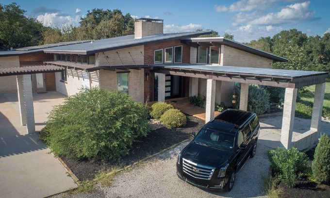 Brushy Creek House | Modern Austin Retreat Getaway - exquisite home!