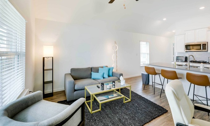 Manchaca House | Modern Austin Vacation Rental: 13 Mi to Downtown!