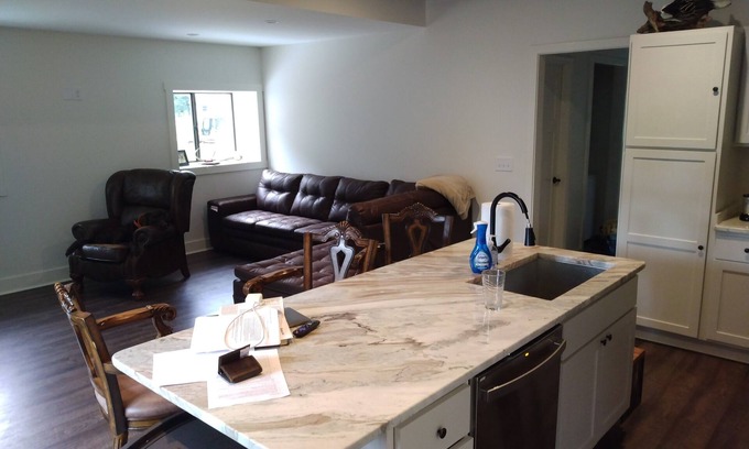 Gainesville House | Modern Barndo w/beautiful view - plenty of room for family gatherings