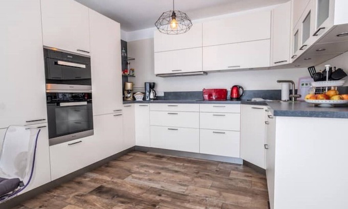 Anif Apartment | Modern basement apartment with use of pool