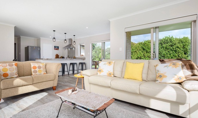 Waihi Beach Cottage | Modern Beach Break - Waihi Beach Holiday Home