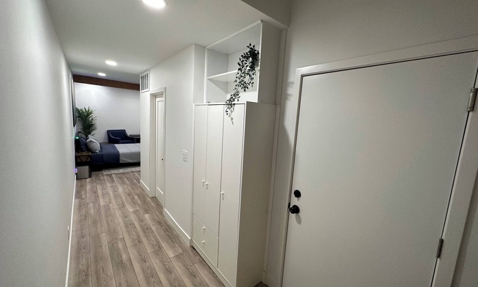 Grantville Condo | Modern Beach Home, Newly Renovated, Shinny Clean.
