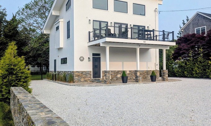 Misquamicut House | Modern Beach House Serenity