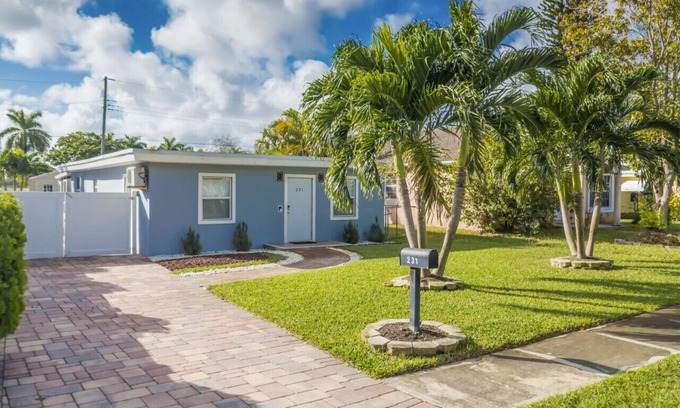 Dania Beach House | Modern Beach House in Dania Beach