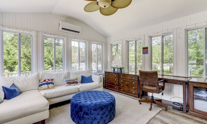 Hampton Bays House | Modern Beach house-5 minutes from the beach!