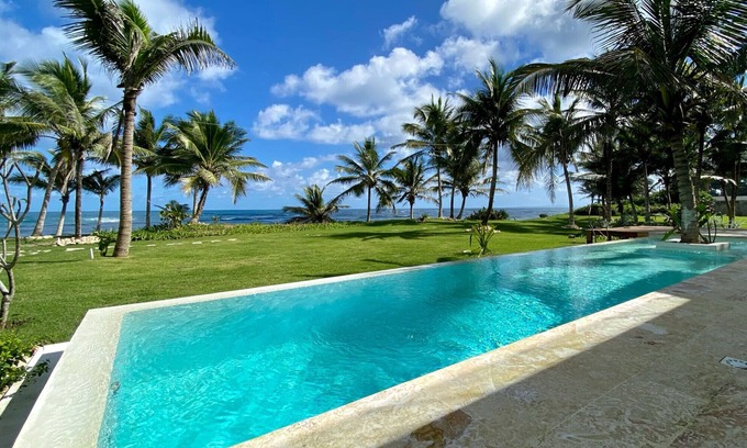 Cabarete Villa | Modern Beachfront Villa with 5 bedrooms - Kite Beach Cabarete