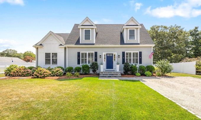 West Dennis House | Modern Beachside Luxury – 4BR Home with Plunge Pool & Pool House