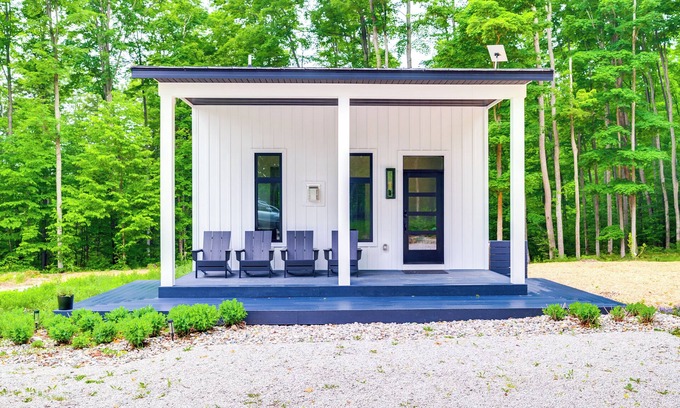 Mancelona Cabin | Modern Bellaire Cabin < 5 Mi to Lake & Slopes!