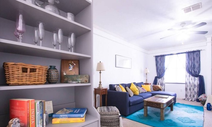 Gainesville Condo | Modern Boho 💐 King Bed 2BD Condo