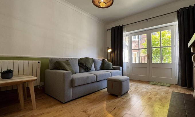 Grand Canal Dock Apartment | Modern, bright 1 bed apart. near Grand Canal Dock