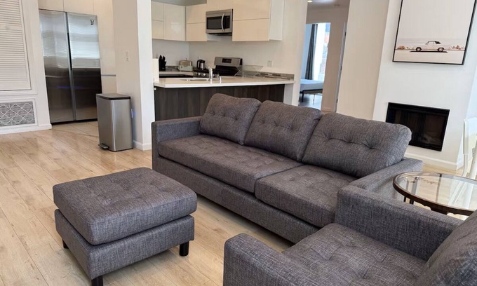 East Village Apartment | Modern & Bright 2BR Retreat/Prime LocationnnSharennSave