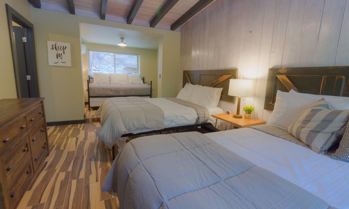 Sedona Cabin | Modern cabin for 6 with views of the red rocks and next to Slide Rock State park