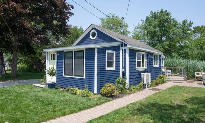 South Kingstown House | Modern Cabin on Narrow River; Fully Renovated