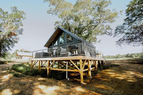 Coosa House | Modern Cabin on Weiss Lake, Cedar Bluff, Alabama