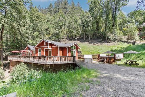 Hacienda House | Modern Cabin Retreat with Swim Spa Hot Tub and Air Conditioning