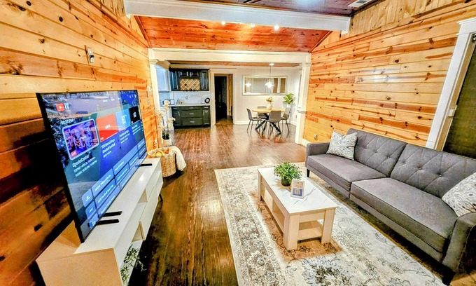 McKinney Cottage | Modern Cabin Style Cottage 1-Block from Historic Downtown McKinney