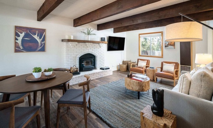 Woodlands House | Modern Cabin with hot tub, game room and fire pit