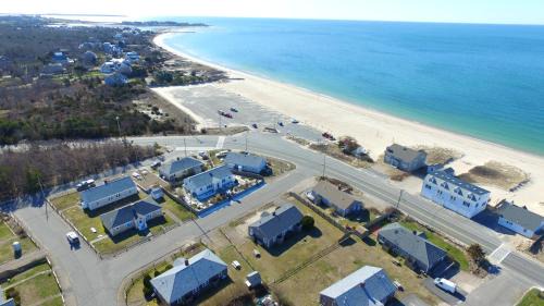West Hyannisport House | Modern Cape Cod Cottage Walk to Craigville Beach