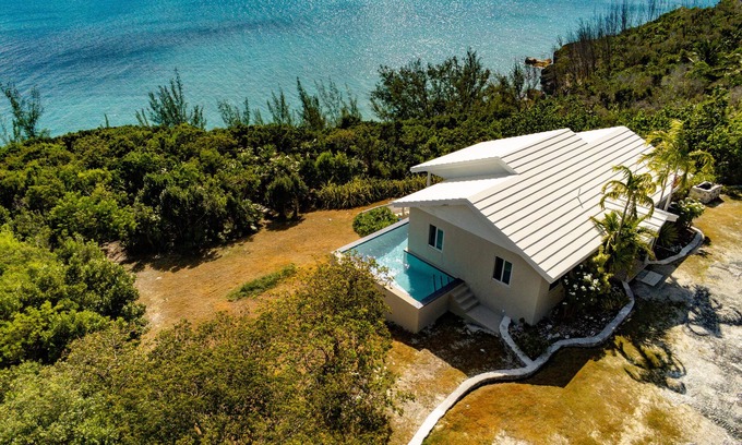 Governor's Harbour House | Modern Caribbean-Front Home w Large pool in TOP Location-Snorkel-Cave-SUP-Kayak