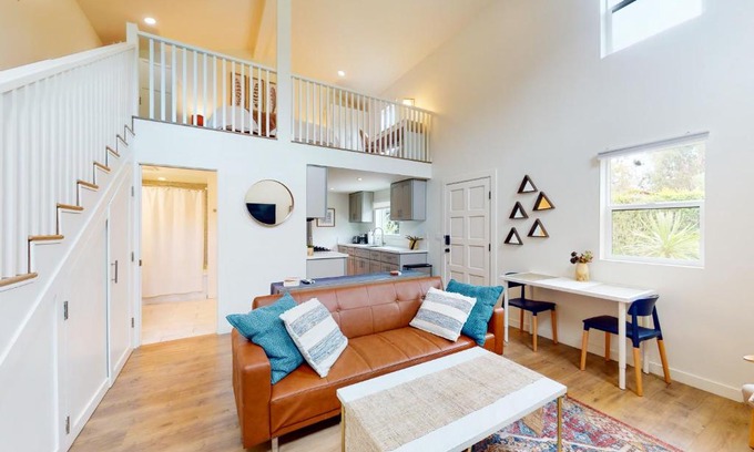 Burlingame House | Modern Casita