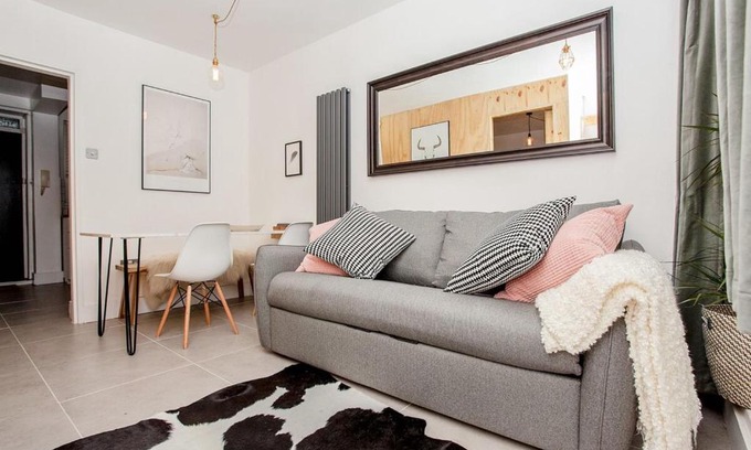 Finsbury Apartment | Modern Central 1BD Flat in Clerkenwell - sleeps 4!