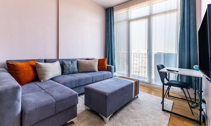Kagithane Apartment | Modern Central Flat w Balcony 5 min to Metrobus