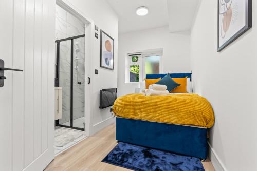 Brondesbury Park Apartment | Modern Central London 4 Bed - Free Parking