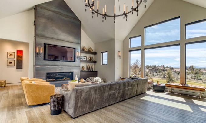 Powell Butte House | Modern Central Oregon home located in the Brasada Ranch resort neighborhood.