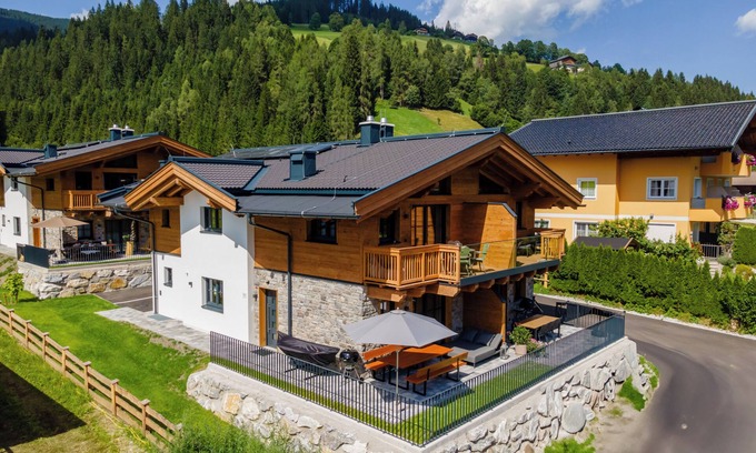 Wagrain Ski Chalet | Modern chalet with pine sauna by the ski lift