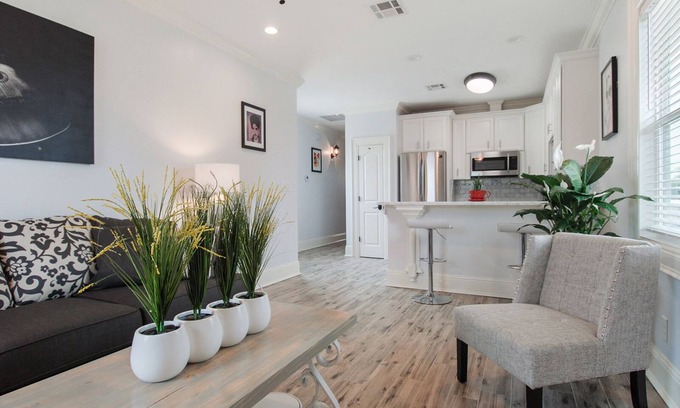 Bywater House | Modern & Charming Poland Maison for Two at 1706
