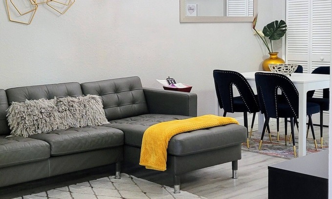 Old Seminole Heights House | Modern Chic center Tampa. Less than 15 minutes to local attractions and stadium.