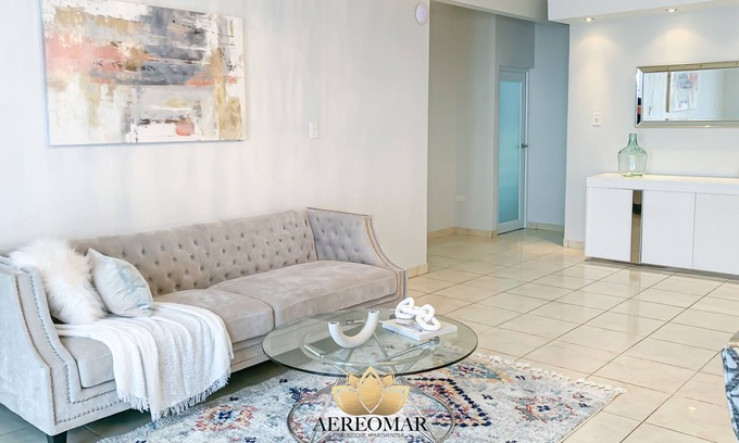 Cangrejo Arriba House | Modern Chic House closed to the airport and beach
